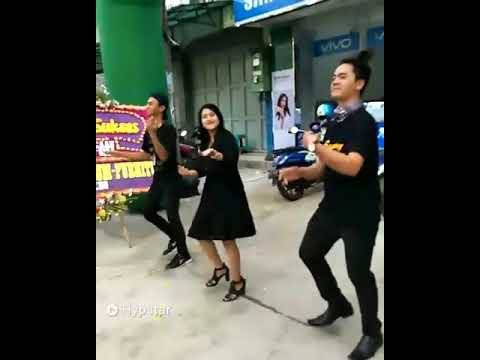 joget joget di depan counter